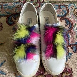 Dead stock Steve Madden shoes with multi-color pompom